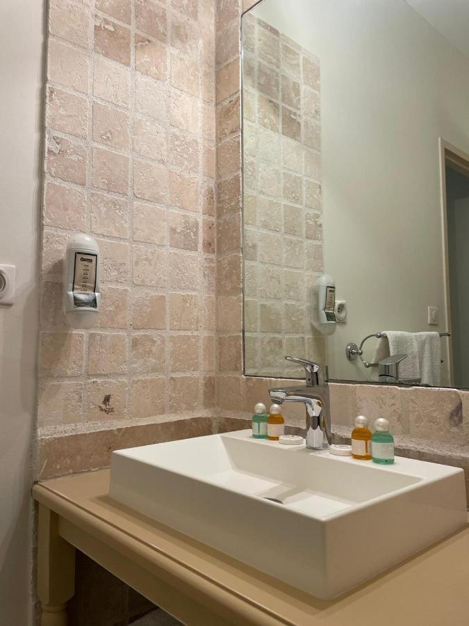 Chateau Catherine De Montgolfier B&B Et Gites Narbonne Bagian luar foto